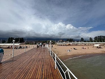 Спорт жана эс алуу: Песчаный пляжный комплекс с инфраструктурой для отдыха и спорта. - — 2