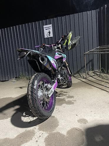 двигатель на мотоцикл эндуро ктм: Мотоцикл в стиле супермотард с ярким кастомным оформлением — 7