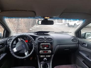 Транспорт: Ford Focus: 2010 г., 1.8 л, Механика, Бензин, Хэтчбэк — 4