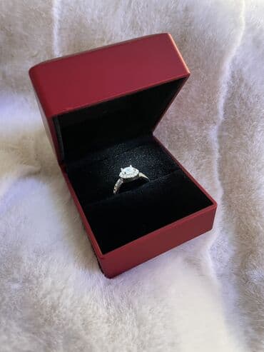 купить пластиковые банки: Коробочки для ювелирных изделий с подсветкой - Назначение: футляры — 5