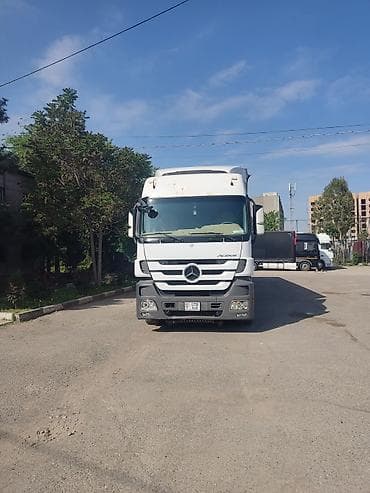 манипулятор мерс: Тягач, Mercedes-Benz, 2011 г., Тентованный — 2