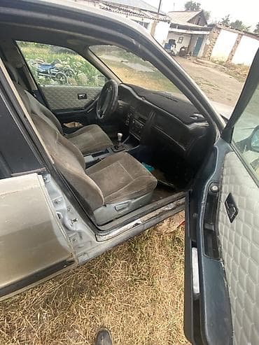 Унаа сатуу: Audi 100: 1990 г., Кол менен иштөөчү, Седан — 2