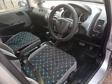 2 8: Honda Fit: 2002 г., 1.3 л, Вариатор, Бензин, Хэтчбэк — 5