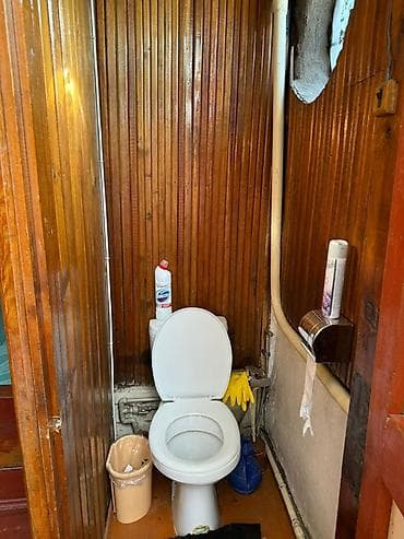 гараж кирпич: Продаётся кирпичный дом с двором и хозяйственным участком.3 жилые — 9