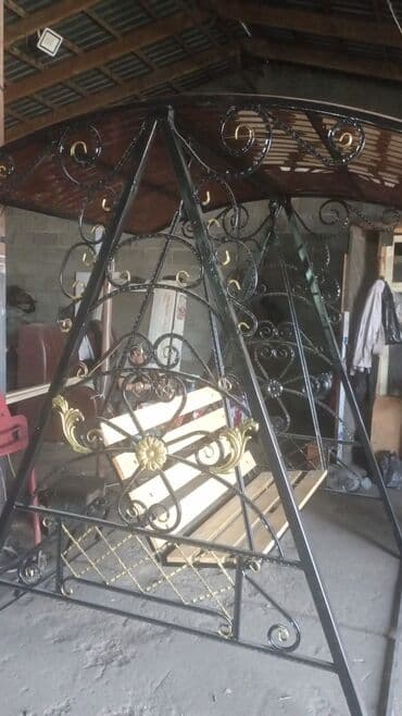 металические ворота: Элегантные кованые ворота черного цвета с изящными золотистыми — 2