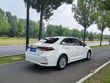 corolla: Toyota Corolla: 2021 г., 1.8 л, Автомат, Бензин, Седан — 4