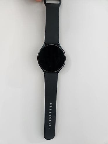 Срочно продается
 SAMSUNG GALAXY WATCH 4
торг уместен