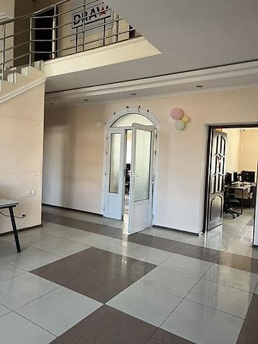 продаю 3 ком: 358 м², 10 комнат — 2