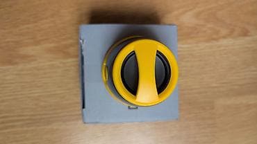 вибро динамик: Продаю новую портативная магнитную музыкальную bluetooth колонку. - — 2