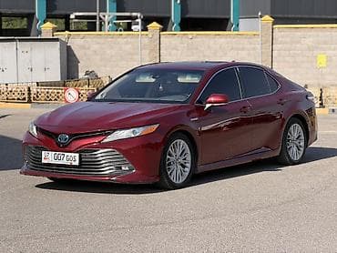 Toyota: Toyota Camry: 2018 г., 2.5 л, Вариатор, Гибрид, Седан — 2
