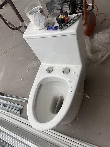 Унитаздар жана комплектөөчүлөр: Унитаз Полго орнотуу, Жаңы, Материалы: Керамика — 1