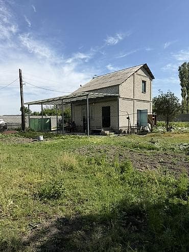 единственный владелец: Продаётся кирпичный двухэтажный дом с большим участком и навесом для — 9