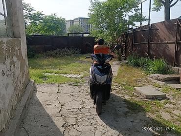 карейский скутер: Тип скутера Yamaha, 125 куб. см, Бензин, Б/у — 2