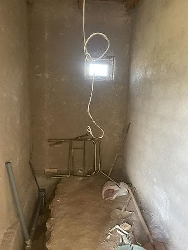 4 bedroom: Продаётся одноэтажный кирпичный дом с участком. Основные — 5