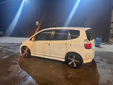 хентай аванте: Honda Fit: 2002 г., 1.3 л, Автомат, Бензин, Хэтчбэк — 4