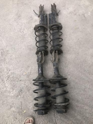 Алдыңкы амортизатор Subaru 2003 г., Колдонулган, Оригинал, Жапония
