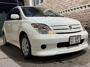 Toyota Ist: 2003 г., 1.3 л, Автомат, Бензин, Хэтчбэк
