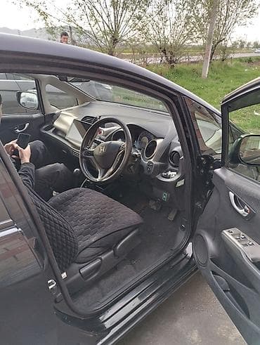 t 25: Honda Fit: 2013 г., Вариатор, Гибрид, Хэтчбэк — 5