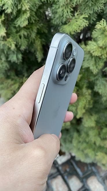 куплю iphone 5: IPhone 15 Pro, Б/у, 512 ГБ, Серебристый — 2
