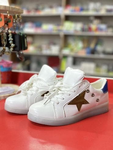 second hend: Новые кроссовки светящиеся 36 размер. Со скидкой 450 сом. Остались — 1