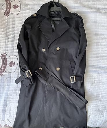 пиджак белый: Черный двубортный тренчкот классического кроя.
Размер XS-S — 1