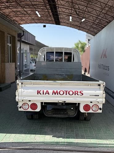 на 123: Kia BONGO: 2019 г., 2.5 л, Механика, Дизель, Фургон — 4