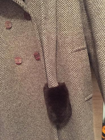 classic: Женское шерстяное пальто классического кроя с меховой отделкой. - — 2