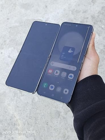 ipod.shuffle: Samsung Galaxy Z Flip 5, Б/у, 256 ГБ, цвет - Голубой, 1 SIM — 2