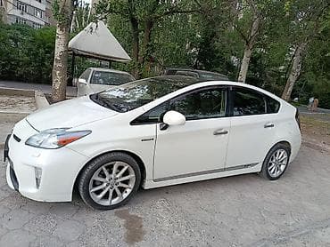 e2 byd: Toyota Prius: 2015 г., 1.8 л, Автомат, Гибрид, Хэтчбэк — 5