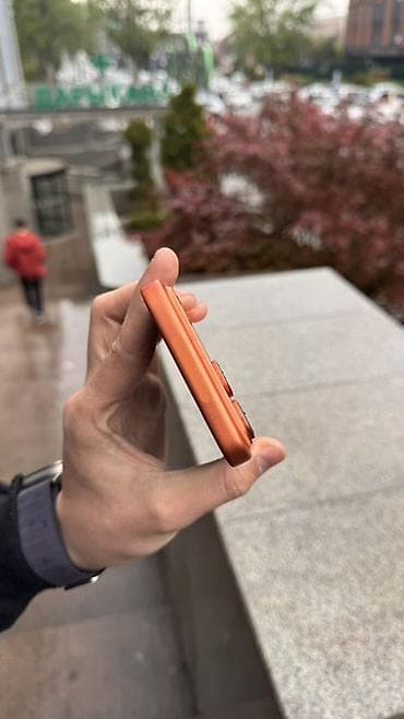 iphone se 2: IPhone 17 Pro Max, Б/у, 256 ГБ, Оранжевый, 100 % — 4