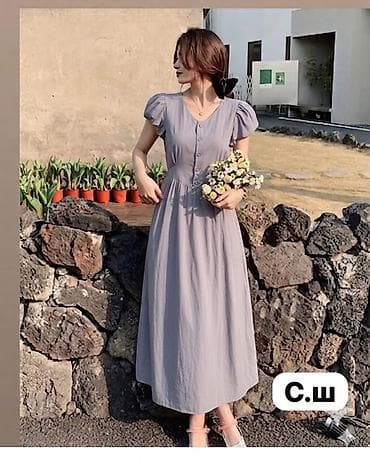 воротничок бижутерия: Платье миди с расклешённой юбкой и акцентной талией. - Силуэт — 6