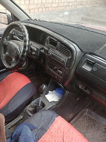 Volkswagen Vento: 1993 г., Механика, Бензин, Седан — 2