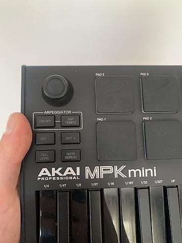 мини клавиатура и мышка для телефона: AKAI Professional MPK mini — компактный USB/MIDI‑контроллер для — 2