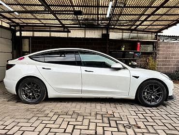 wuling mini ev: Tesla Model 3: 2021 г., 0.1 л, Автомат, Электромобиль, Седан — 4