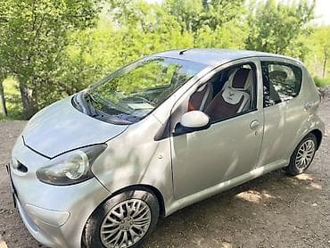 Унаа сатуу: Toyota Aygo: 2007 г., 1 л, Кол менен иштөөчү, Бензин, Хетчбек — 6