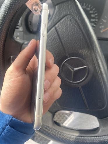 корпус белый: IPhone 11, Б/у, 128 ГБ, Белый, Чехол, 76 % — 5