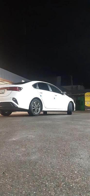 Продажа авто: Kia K3: 2022 г., 1.6 л, Вариатор, Бензин, Седан — 2