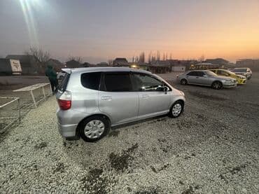 капот на аккорд: Honda Fit: 2003 г., 1.3 л, Вариатор, Бензиновая — 4
