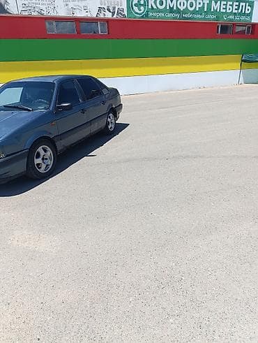 Унаа: Volkswagen Passat: 1989 г., 1.8 л, Кол менен иштөөчү, Бензин, Седан — 1