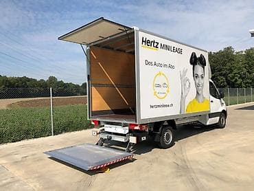 жангак алам: Буйрутма берүү Мерседес жүк ташуучу спринтер, Тиричилик таштандыларын чыгаруу, Прицеби менен — 1