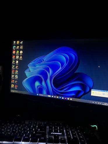 surface 4: Компьютер, ядер - 2, ОЗУ 8 ГБ, Для работы, учебы, Intel Core i3, Встроенная видеокарта — 3