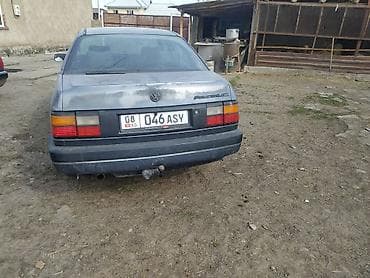 эски уналар: Volkswagen Passat: 1989 г., 1.8 л, Кол менен иштөөчү, Бензин, Седан — 4