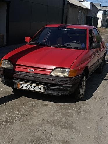 Ford Escort: 1992 г., Хэтчбэк