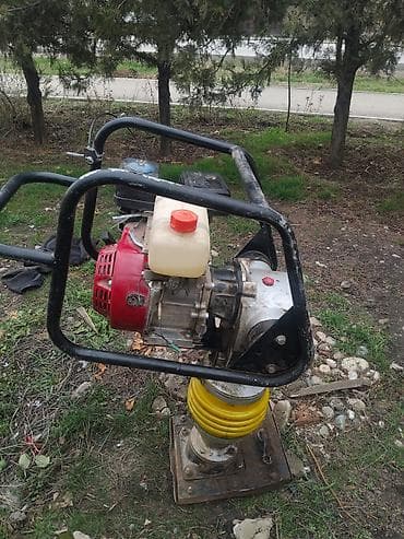 Измерительные инструменты и детекторы: Вибротрамбовка (вибронога) бензиновая Описание: - Профессиональная — 1