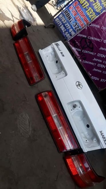 продаю домкрат: Стоп и крышка багажник на Марк2 Х100 — 1