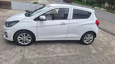 Транспорт: Chevrolet Spark: 2020 г., Автомат, Бензин, Хетчбек — 3