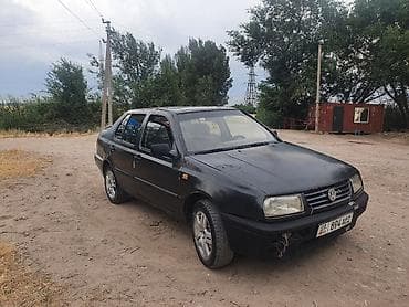 Volkswagen Vento: 1992 г., 2 л, Механика, Бензин, Седан — 2