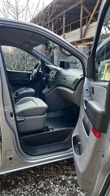 старекс грузовой: Hyundai H-1: 2019 г., 2.5 л, Автомат, Дизель, Минивэн — 8