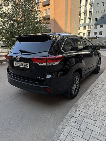 маш: Toyota Highlander: 2017 г., Бензин — 8