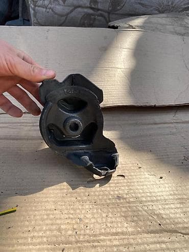 Крышка трамблёра и опора/подушка двигателя (комплект авто-запчасте